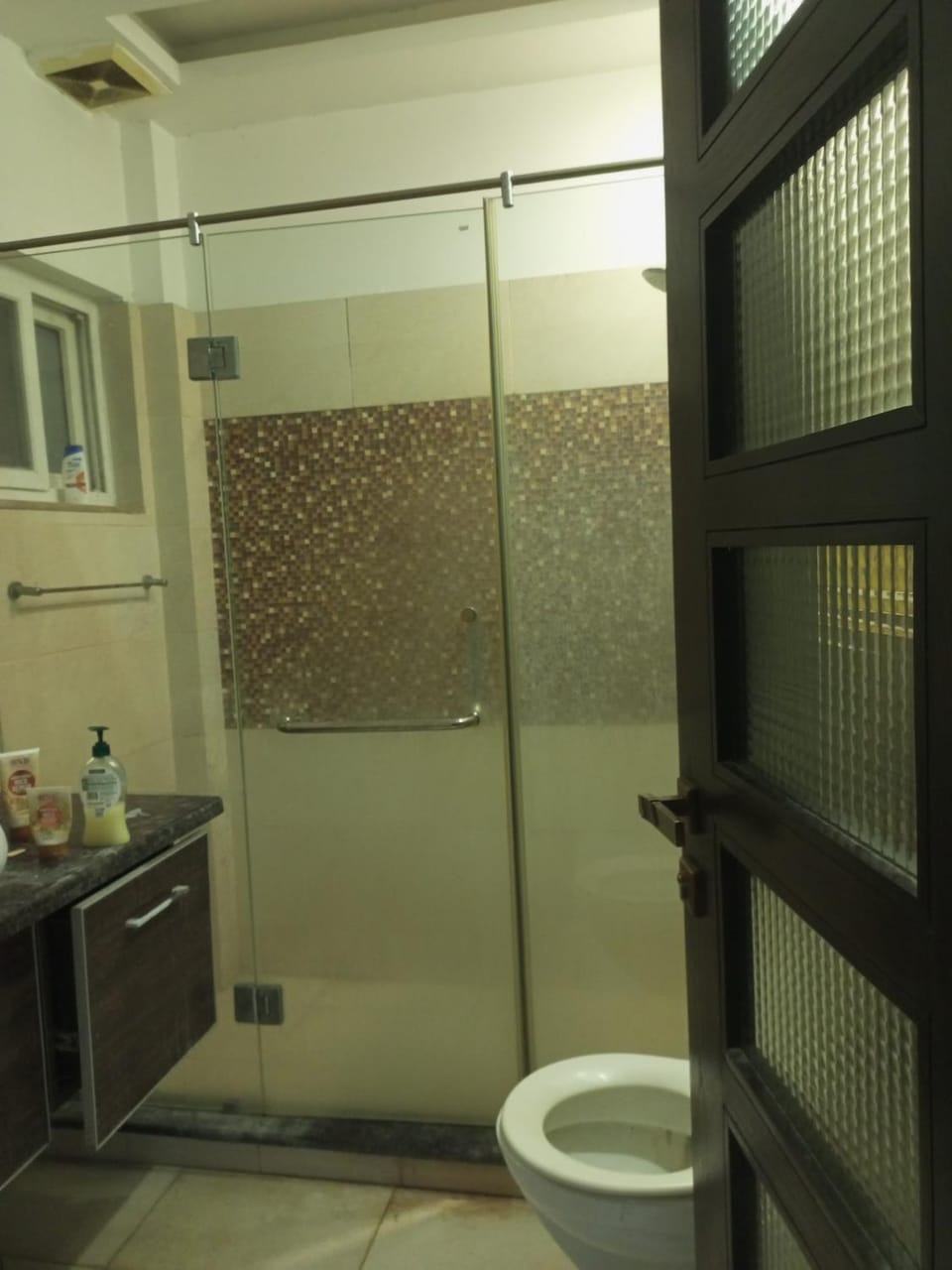 Furnished Room For Rent in E-11 Islamabad in Kanal House Vacation rental in Islamabad Capital Territory