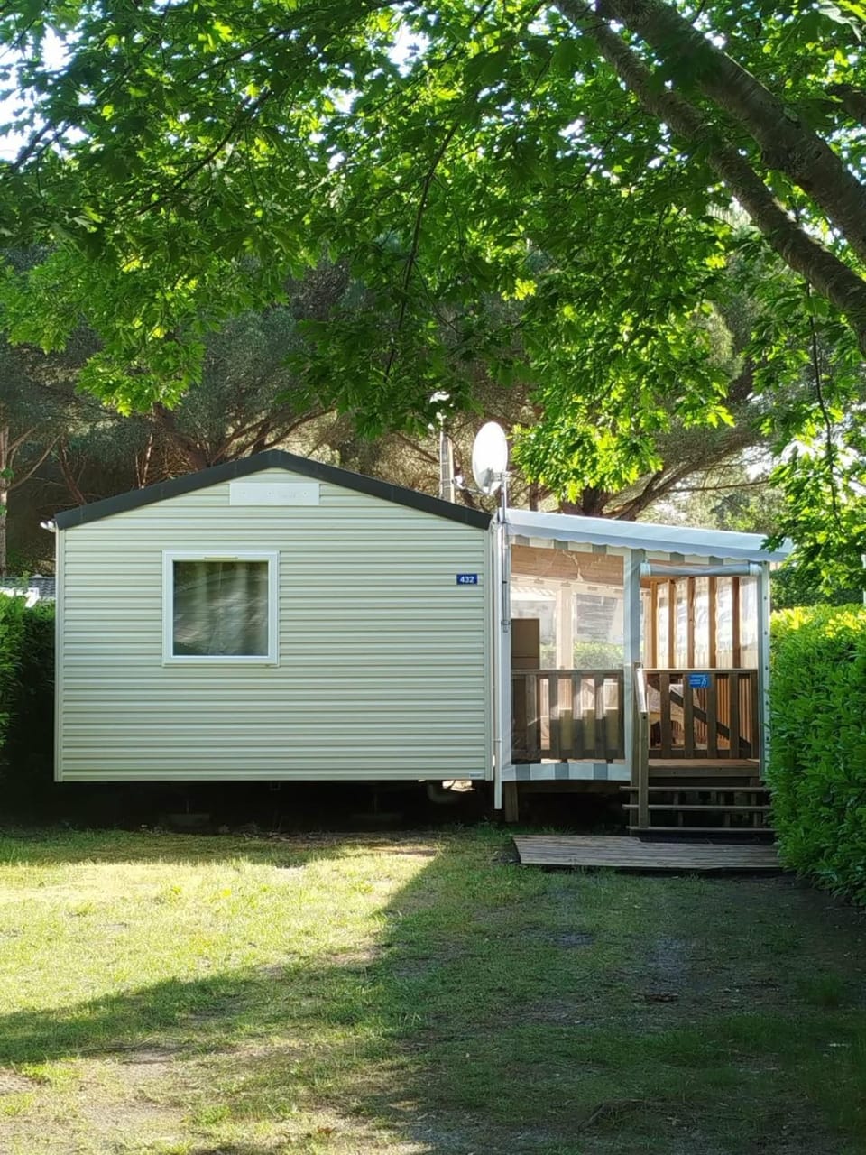 Grand mobilhome 3 chambres 2 sdb House in Parentis-en-Born