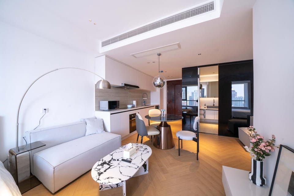 Kitchen or kitchenette, Living room, Seating area