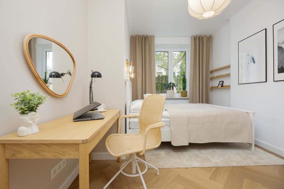 Bed, Photo of the whole room, Bedroom