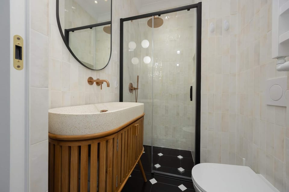 Shower, Toilet, Bathroom