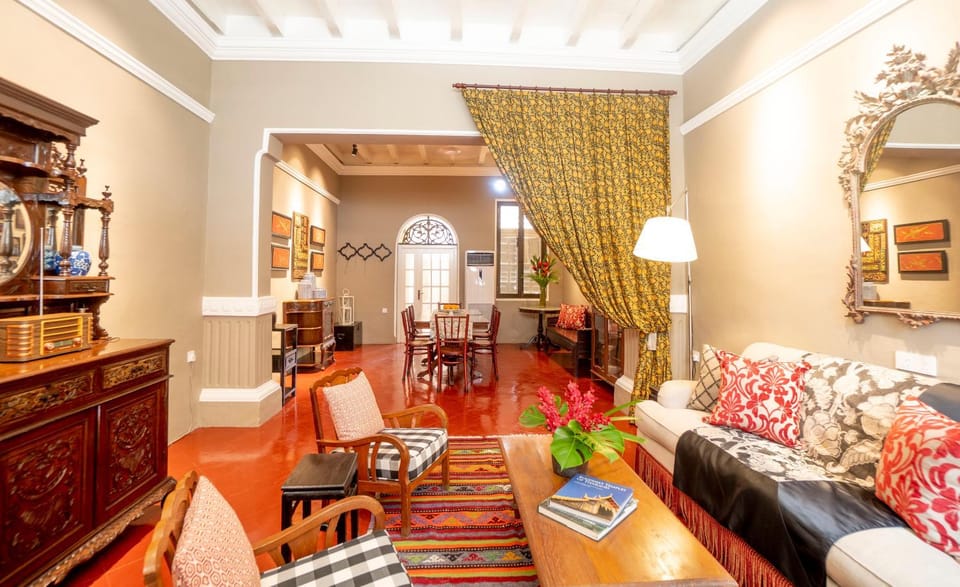 Living room, Seating area