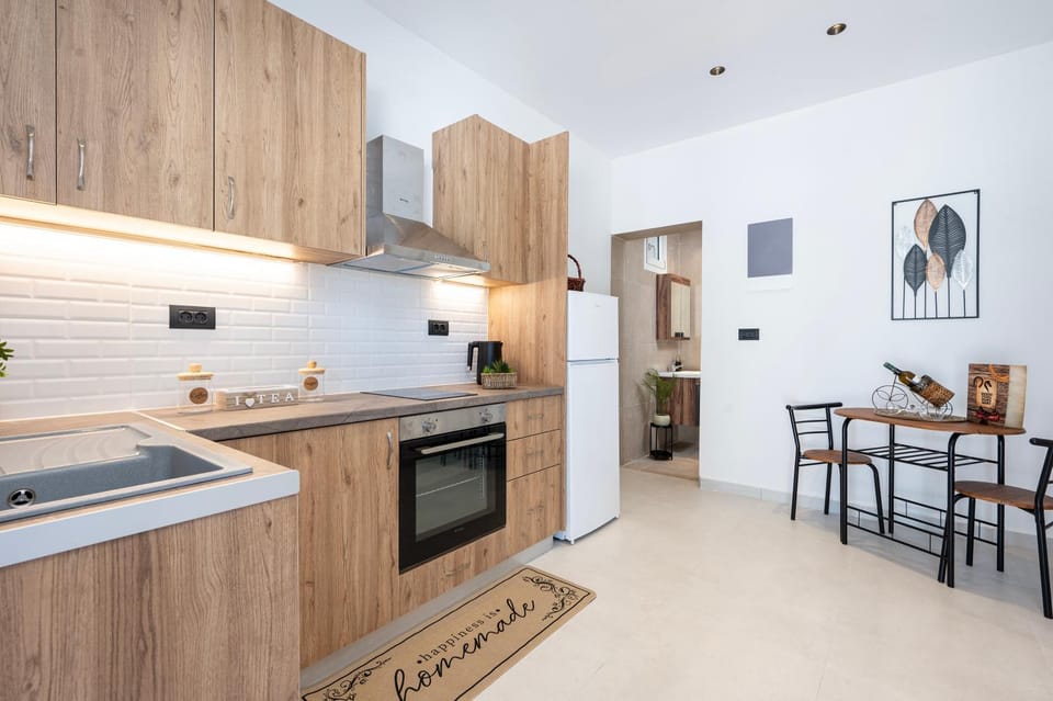 Horse Farm House - 5 Min to the Beach Apartment in Marmari