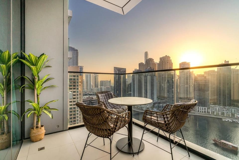 Panoramic Marina 1BR City Skyline Views with Balcony, Pool & Gym Access Apartment in Dubai