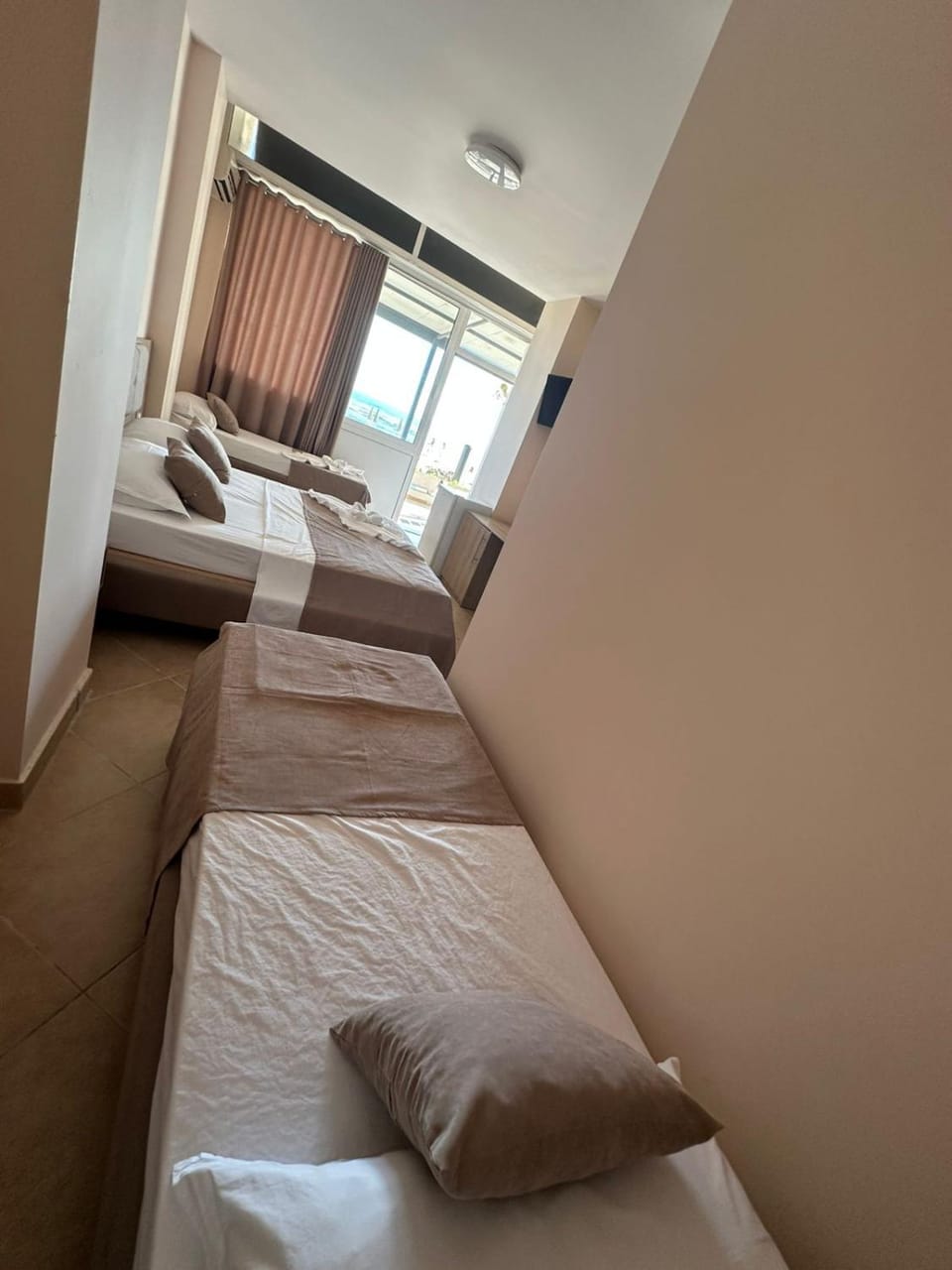 LA PLAYA - Seaside Guest Room Hotel in Tirana County, Albania