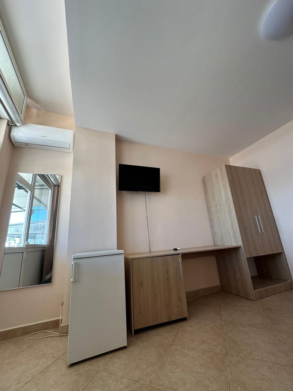 LA PLAYA - Seaside Guest Room Hotel in Tirana County, Albania