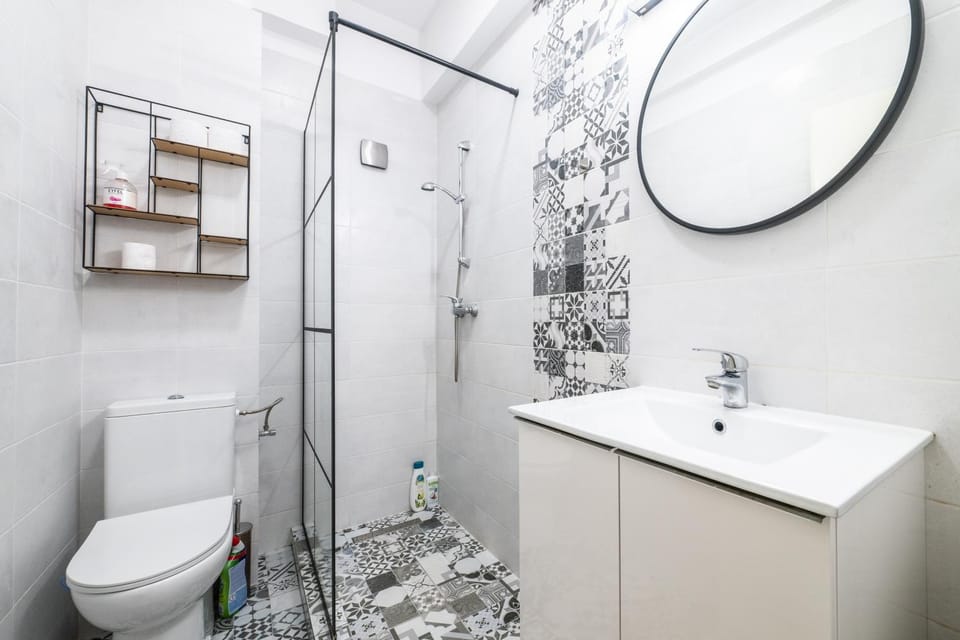 Shower, Toilet, Bathroom