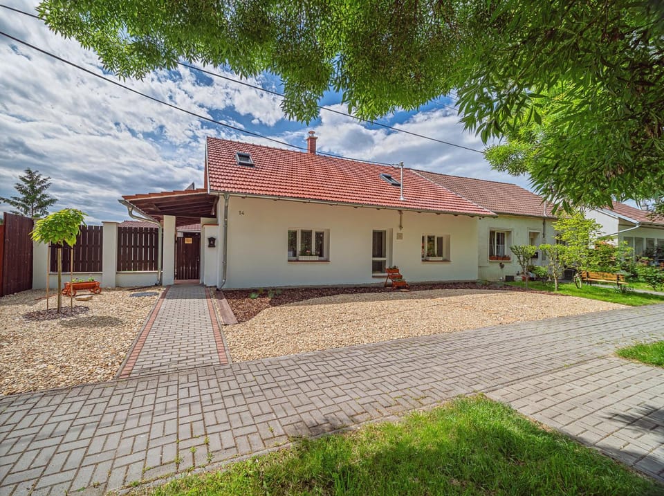 Property building, Street view