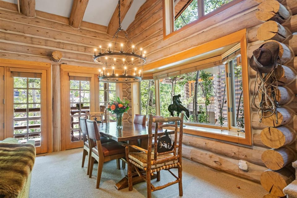 Pine Inn at Trail's End Lodge - Three Bedroom Residence with Spa #2 Apartment in Park City