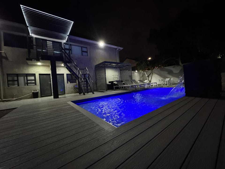 Property building, Night, Lounge or bar, Pool view, Swimming pool
