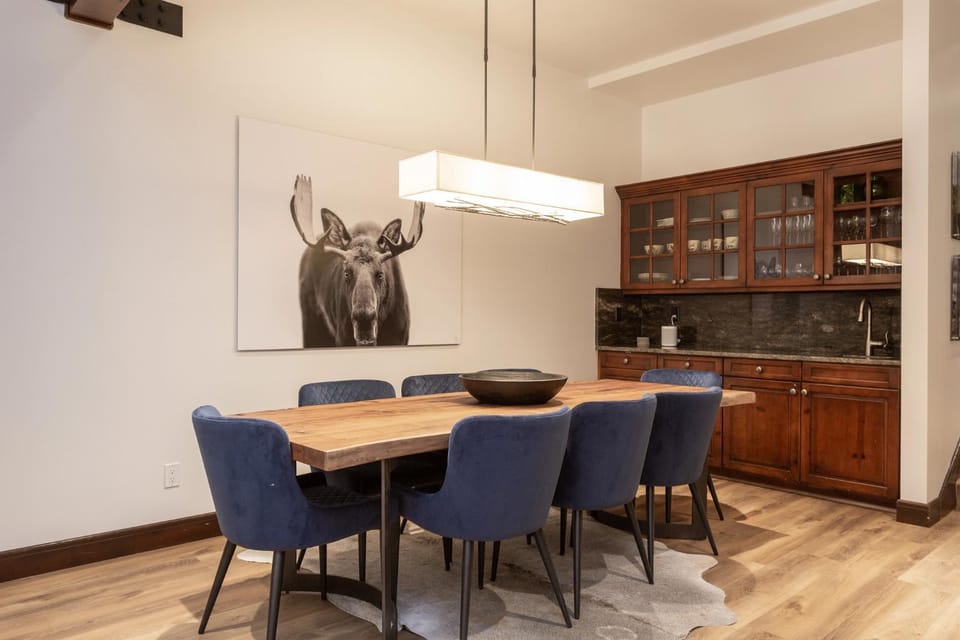 Trail's End Lodge at Deer Valley Resort - Two Bedroom Residence with Spa #402 Apartment in Park City