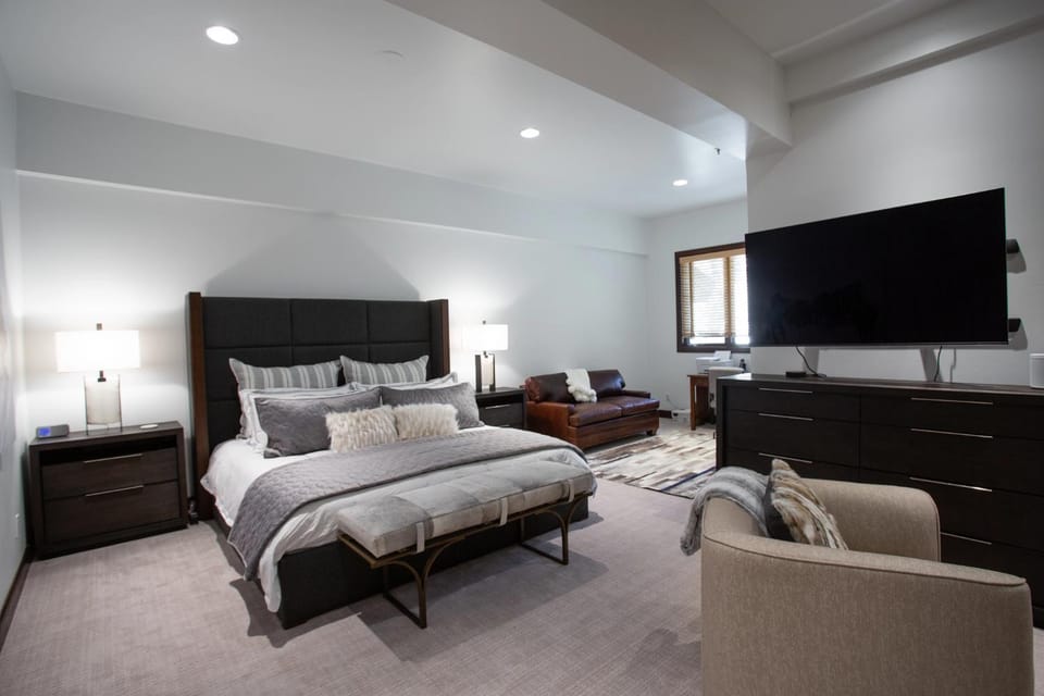 Trail's End Lodge at Deer Valley Resort - Two Bedroom Residence with Spa #402 Apartment in Park City