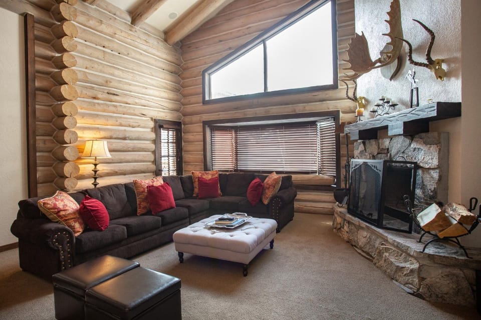 Pine Inn at Trail's End Lodge - Two Bedroom Residence with Spa #8 Apartment in Park City
