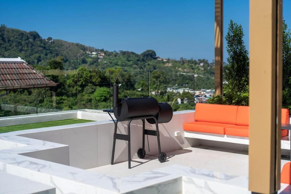 BBQ facilities, Seating area