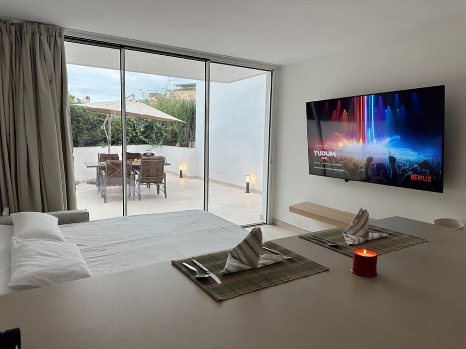 Marbella Hideaway BBQ, POOL & Best walking distance Beaches Apartment in Marbella