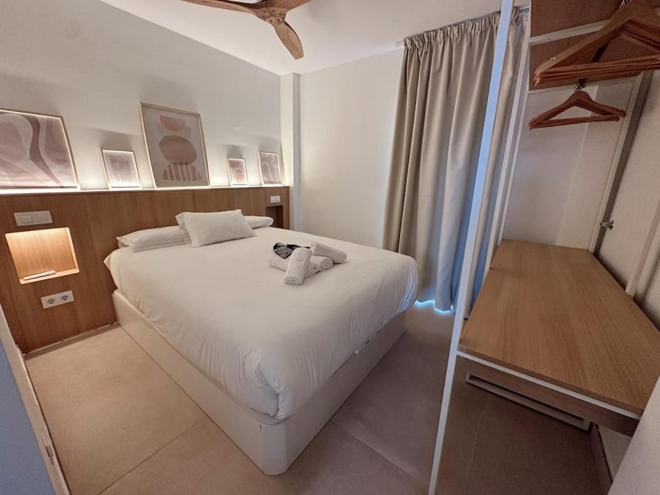 Marbella Hideaway BBQ, POOL & Best walking distance Beaches Apartment in Marbella