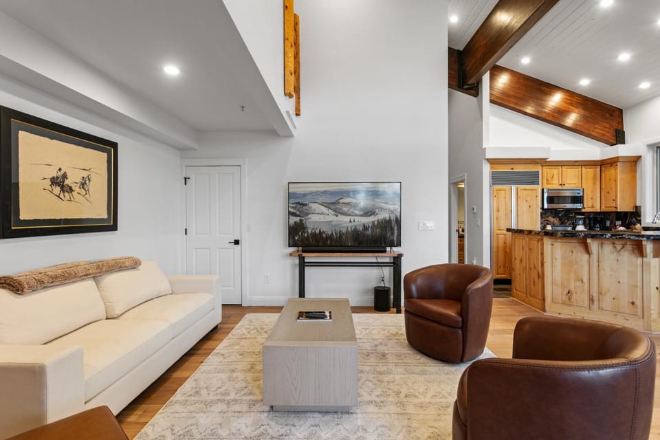 Trail's End Lodge At Deer Valley Resort - One Bedroom Deluxe Residence With Spa #304 Apartment in Park City