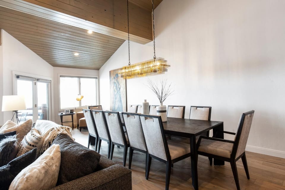 Trail's End Lodge At Deer Valley Resort - Three Bedroom Residence With Den And Spa #302 Apartment in Park City