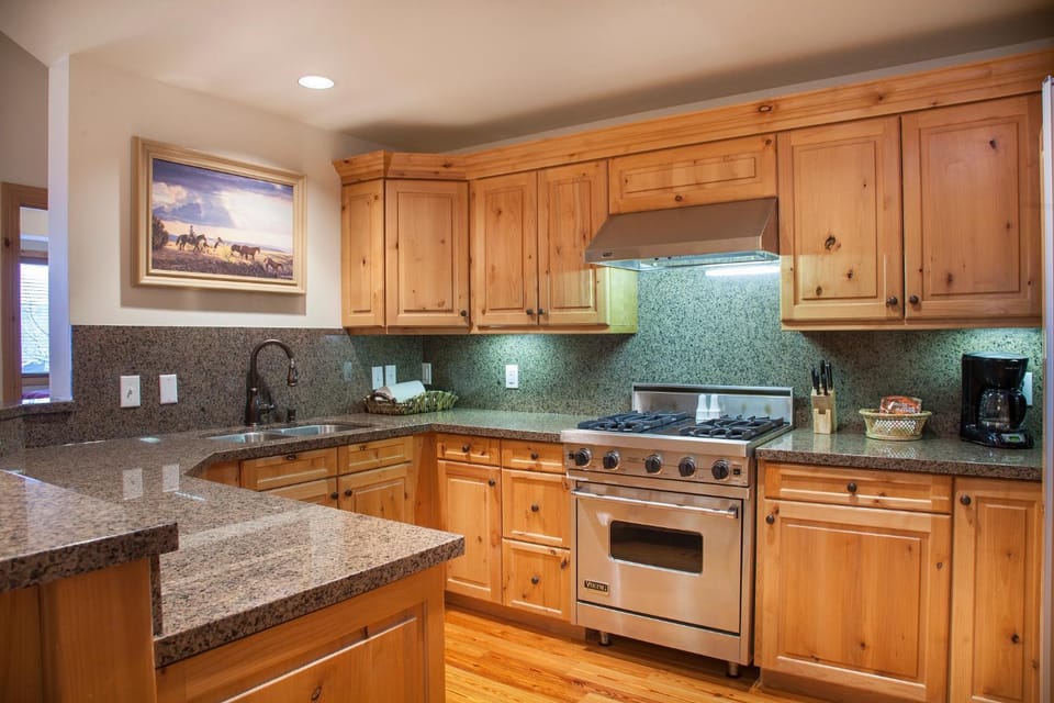 Trail's End Lodge At Deer Valley Resort - Two Bedroom Residence With Spa #405 Apartment in Park City