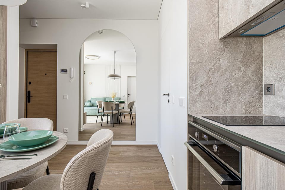 Kitchen or kitchenette, Living room, Seating area, Dining area
