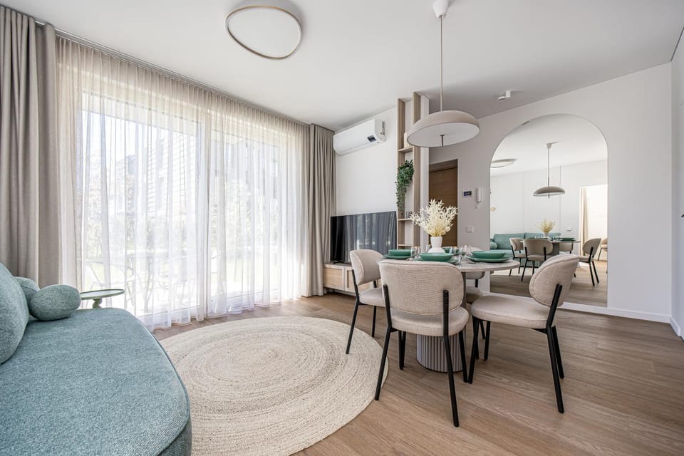 Living room, Seating area, Dining area