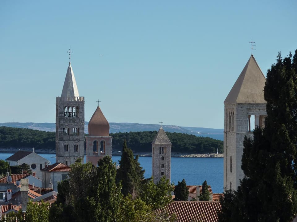 Nearby landmark, Neighbourhood, Natural landscape