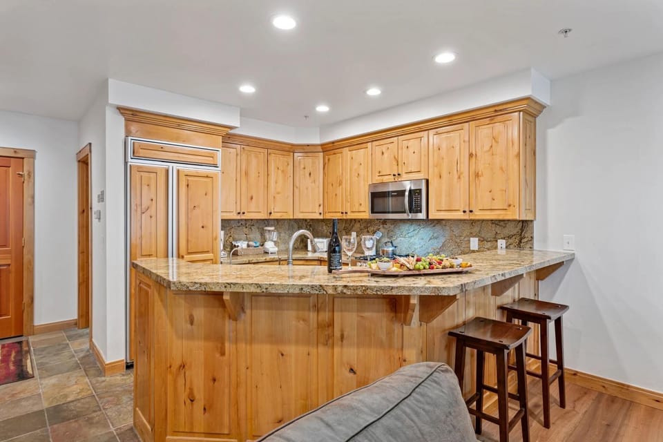 Trail's End Lodge At Deer Valley Resort - One Bedroom Residence With Spa #104 Apartment in Park City