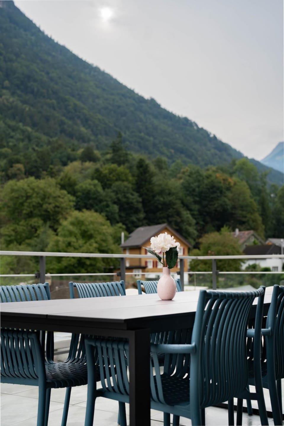 Balcony/Terrace, Dining area, Mountain view