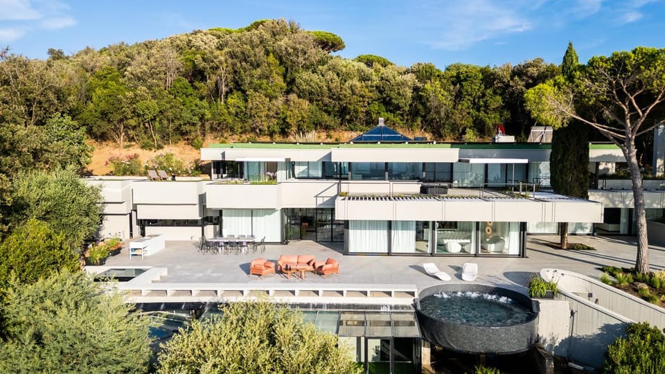 Property building, Bird's eye view