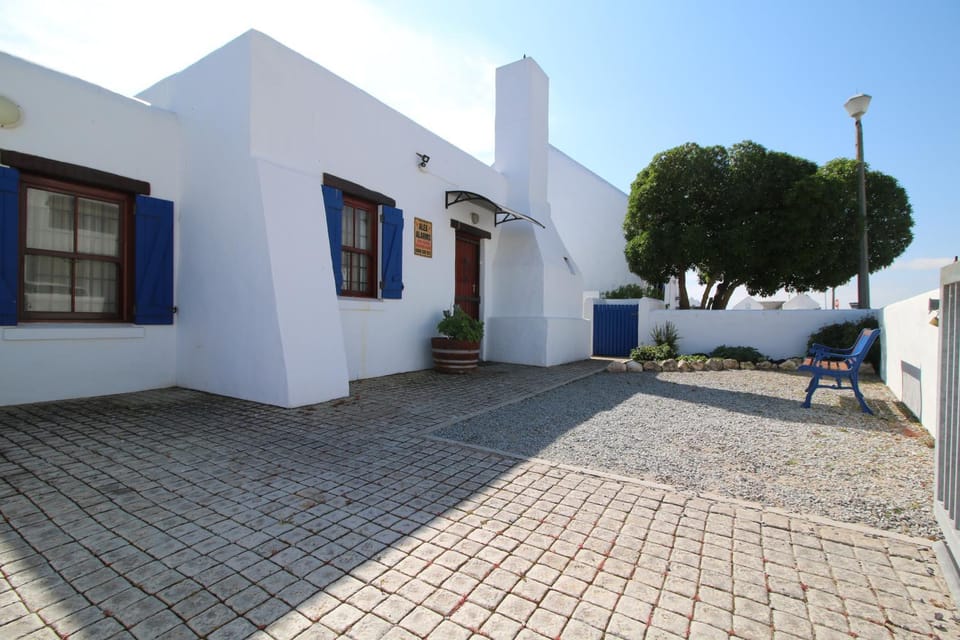 Property building, Garden view