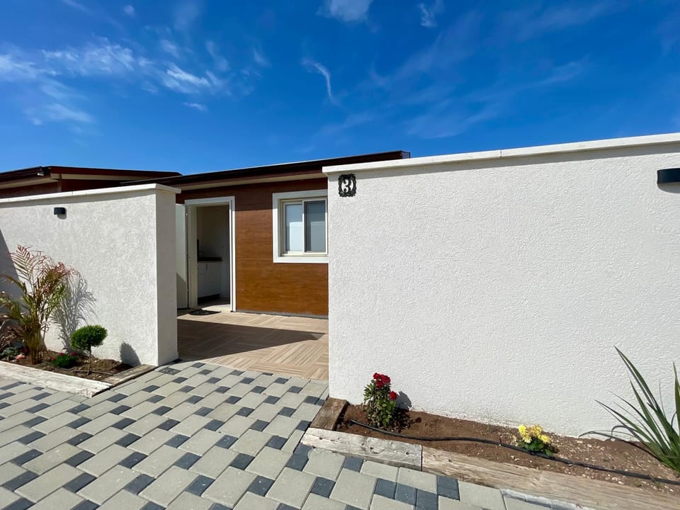 Property building, Day