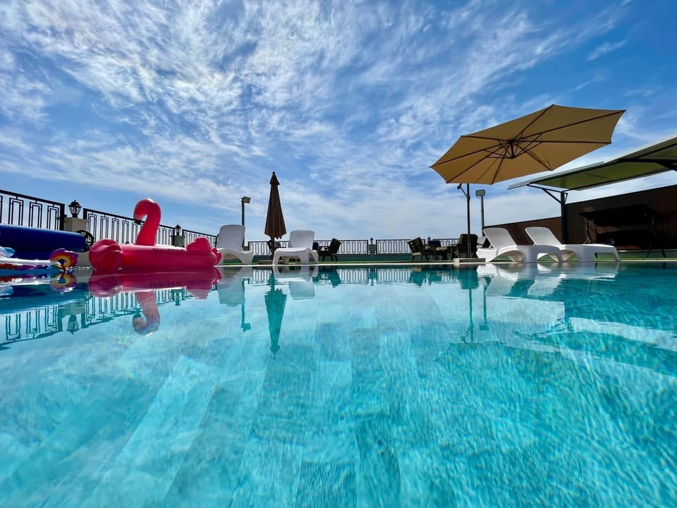 Day, Natural landscape, Pool view, Swimming pool, sunbed