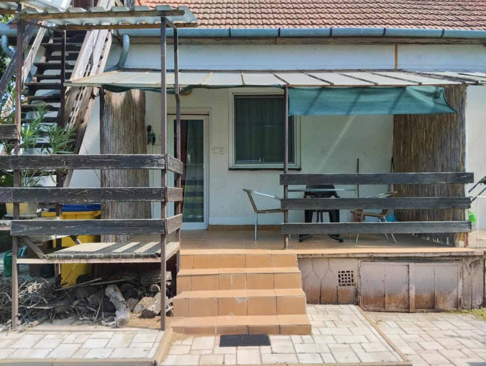 Property building, Balcony/Terrace