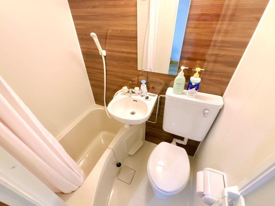 Shower, Toilet, Bath