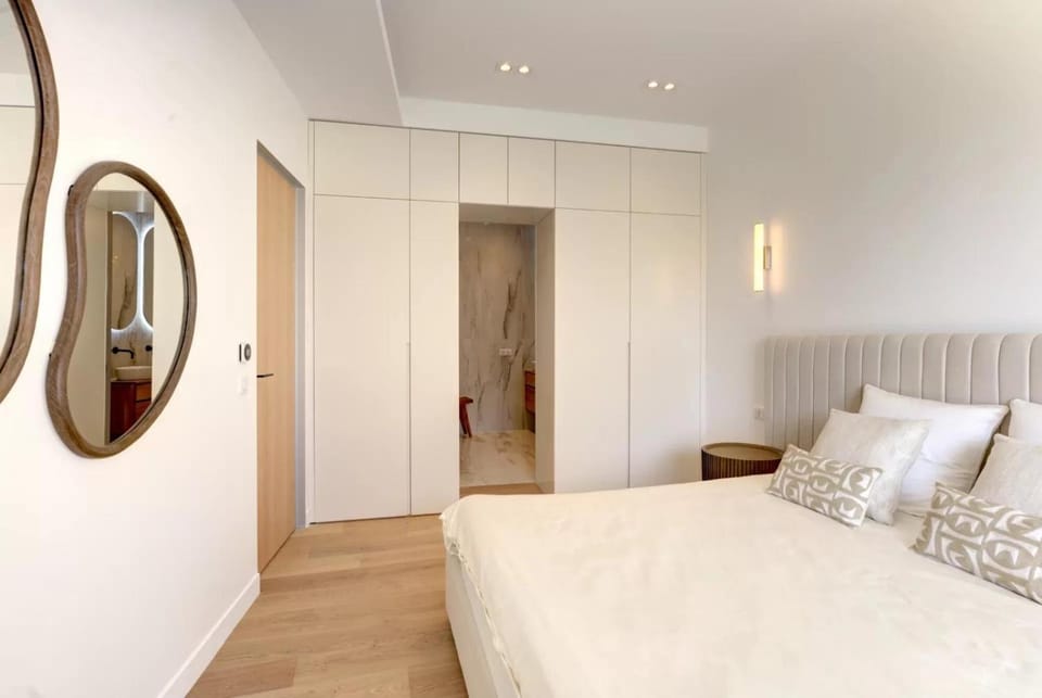 Luxury Apt Cannes Croisette sea view with terrasse Apartment in Cannes