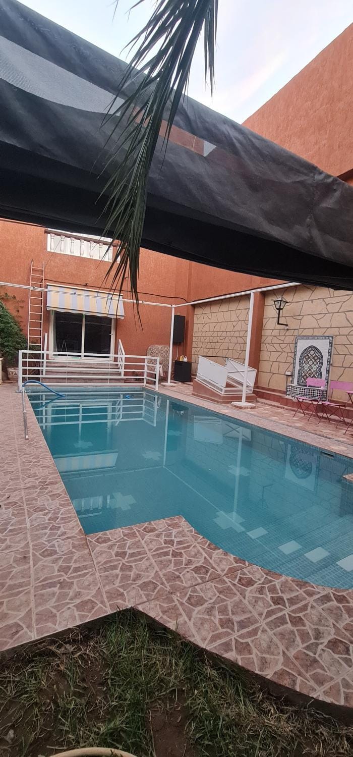Swimming pool