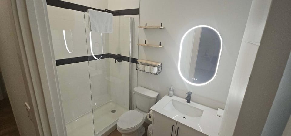 Downtown Gem, Perfect for Families & Groups, AC, Unit 401 Apartment in Dartmouth