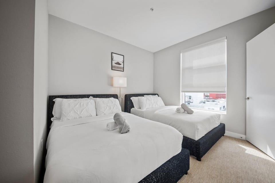 Modern Luxury Oasis in WEHO Hollywood Sign Views Apartment in Hollywood