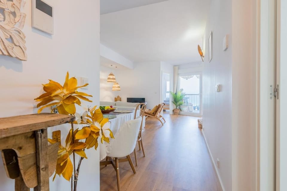 Seaview Apartment in Canet with Rooftop Pool Apartment in Valencian Community