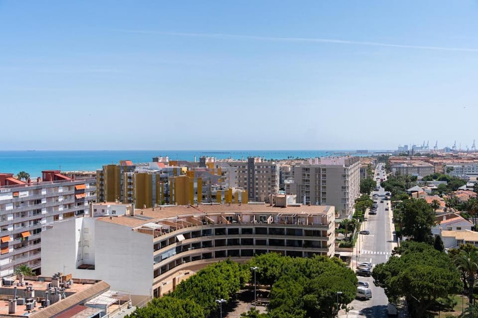 Seaview Apartment in Canet with Rooftop Pool Apartment in Valencian Community