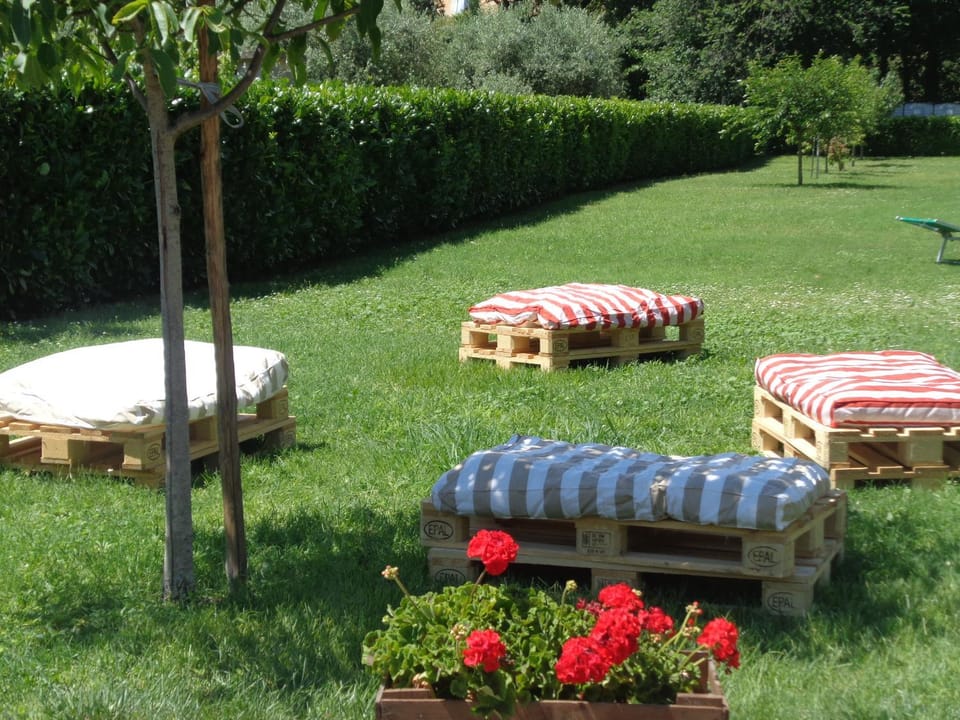 Children play ground, Fishing, Table tennis, Cycling, Pets, Sports, Entertainment, Breakfast, Buffet breakfast, Italian breakfast, Drinks