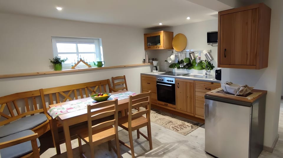 Property building, Kitchen or kitchenette, Living room