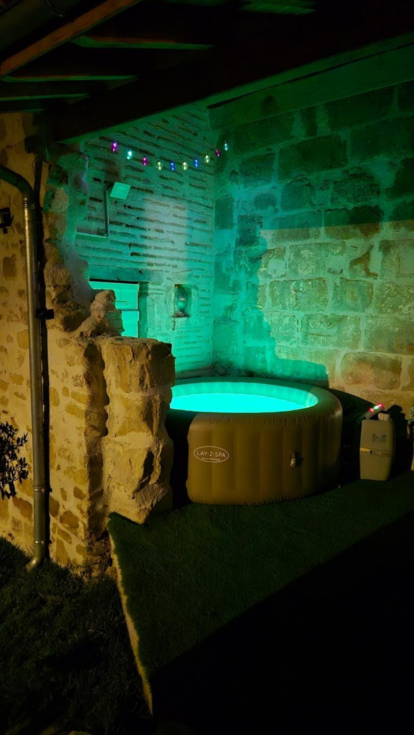 Le cœur de joli village Français House in Nouvelle-Aquitaine