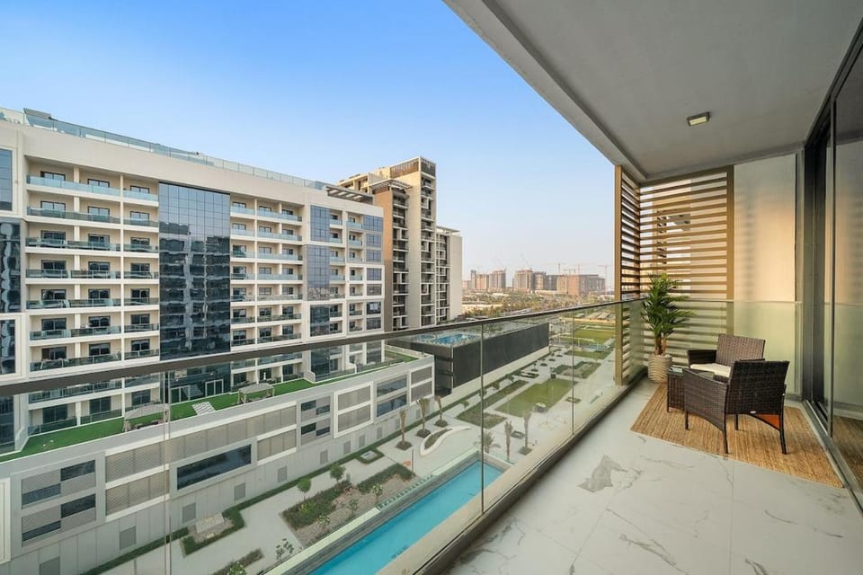 Stylish 1BR in Dubai Hills - Pool, Gym & Near Dubai Hills Mall Apartment in Dubai