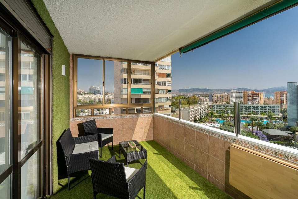 MONKÓ TORREMOLINoS TOWER Apartment in Torremolinos