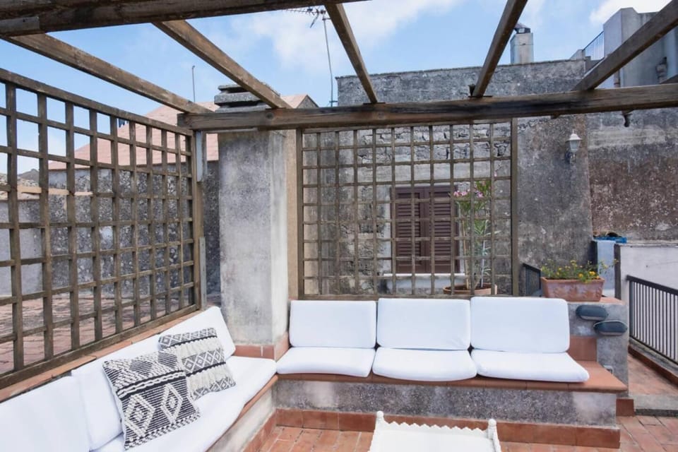 Day, View (from property/room), Balcony/Terrace, Living room