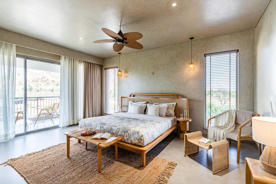 Villa Fiorita Stunning Mediterranean-Style 3 BHK Villa With Outdoor Pool, Bar & Hill Views Villa in Jaipur