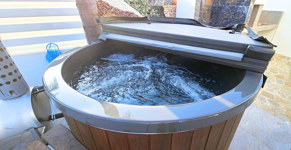 Hot Tub, Spa and wellness centre/facilities