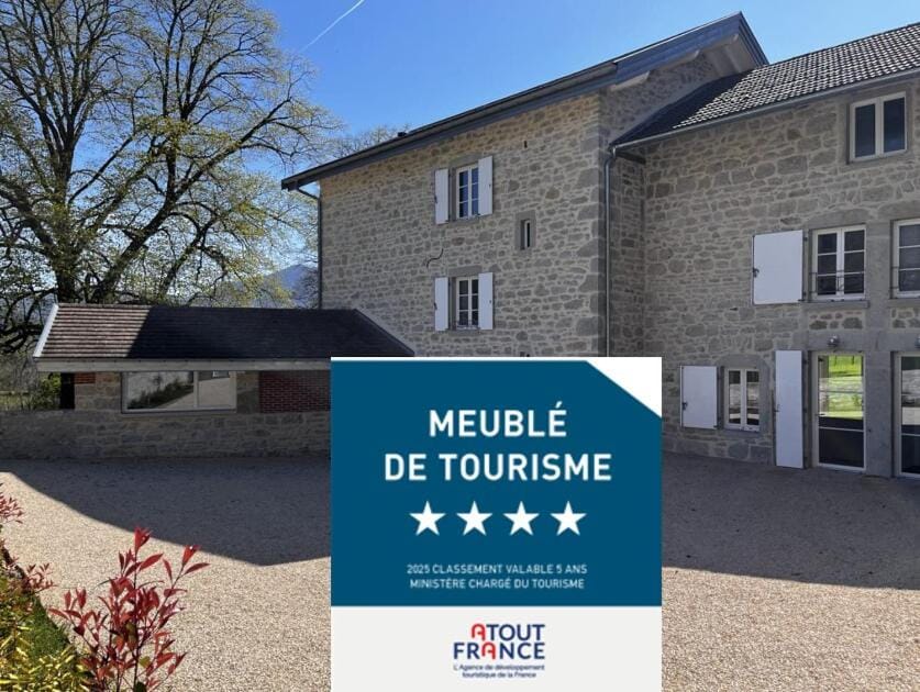 Au Verger Maison de charme avec piscine Villa in Auvergne-Rhône-Alpes
