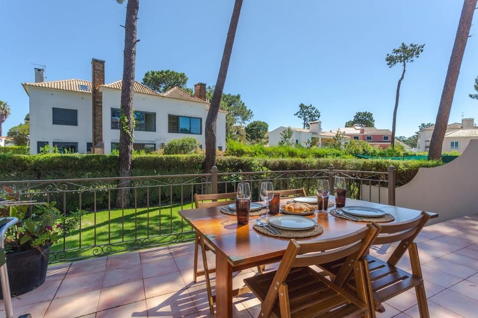 Patio, Day, Balcony/Terrace, Dining area